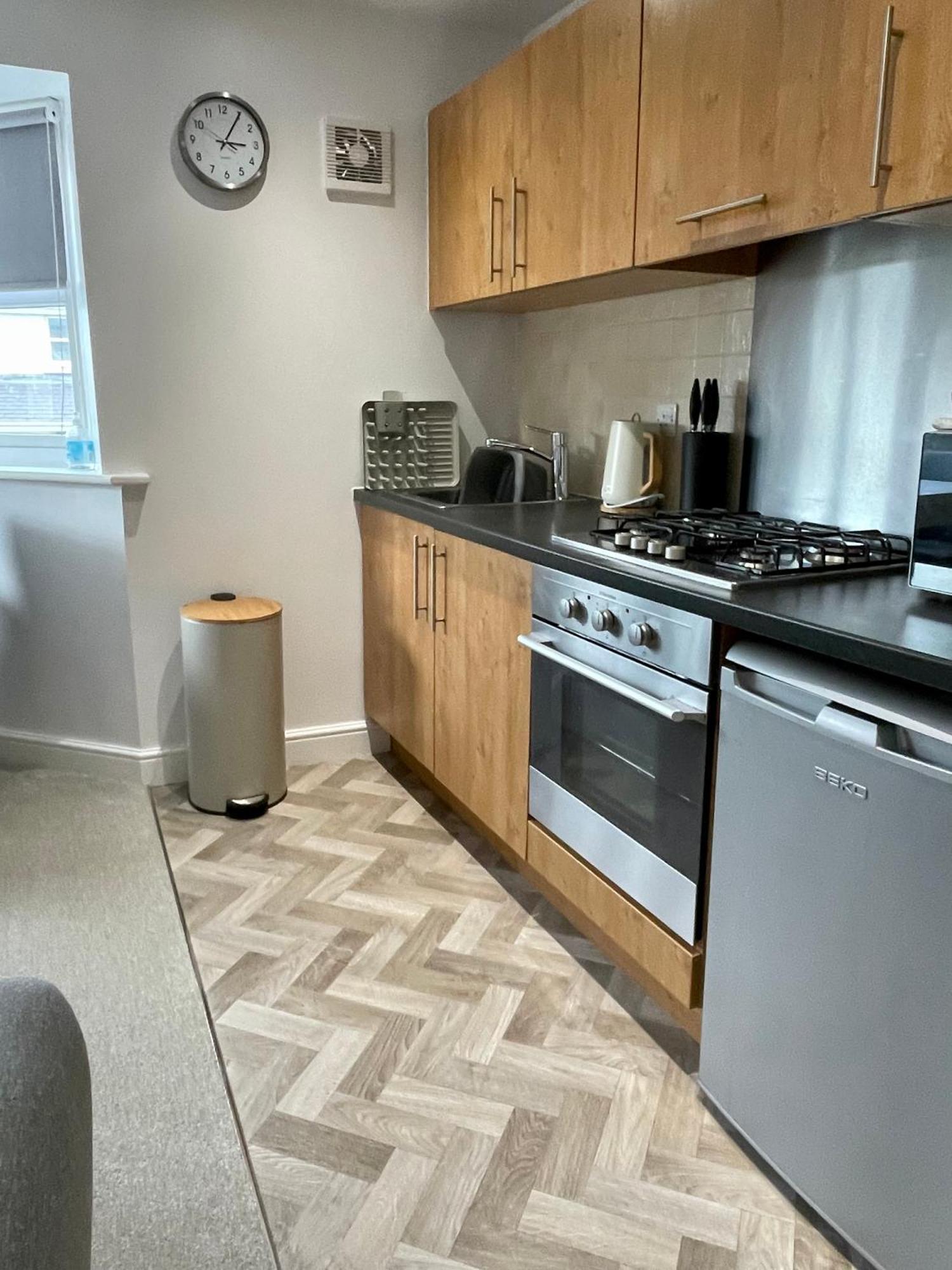 Compact Modern Apartment Single Person Or Couple Only Bangor  Extérieur photo