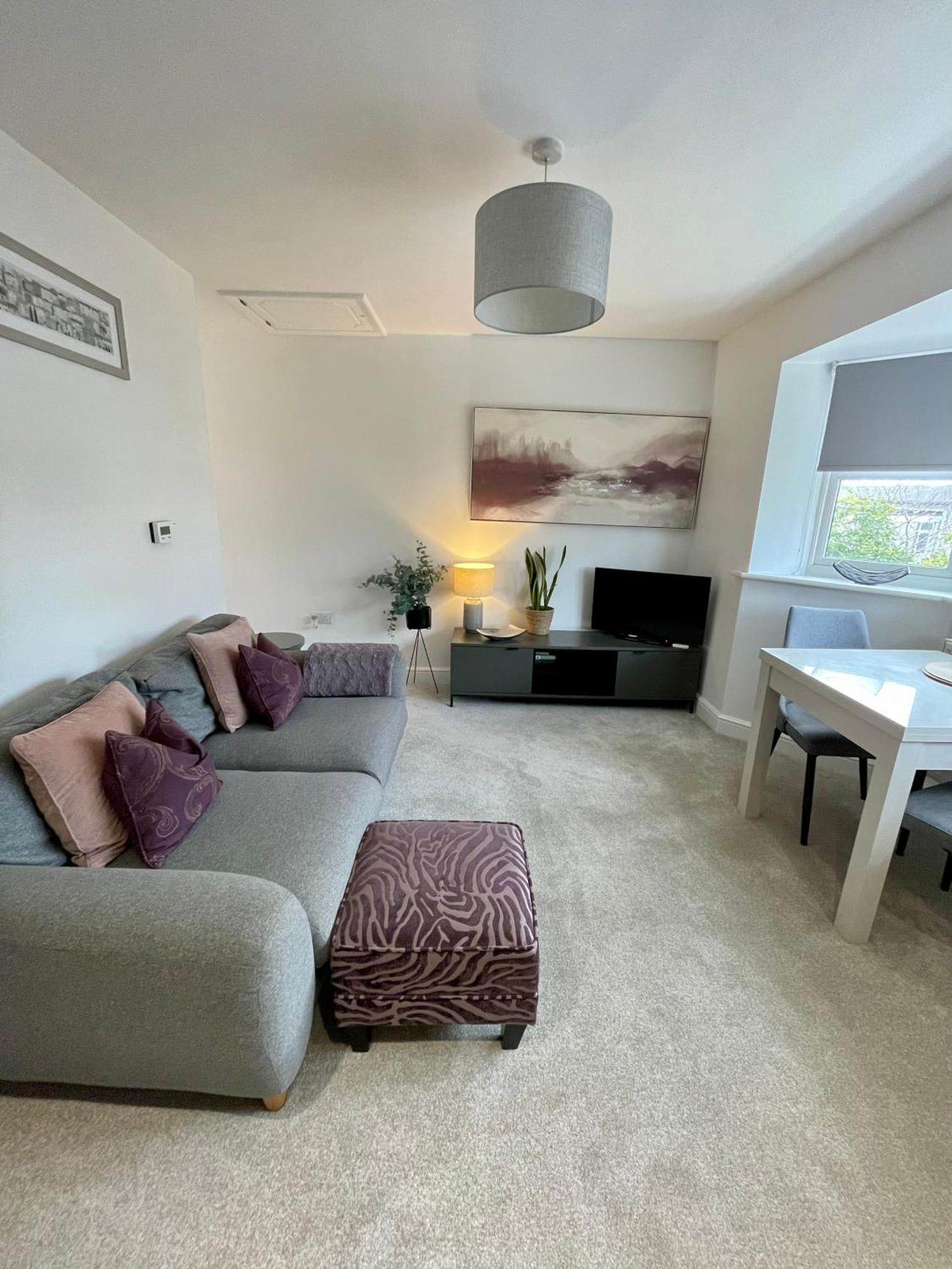 Compact Modern Apartment Single Person Or Couple Only Bangor  Extérieur photo